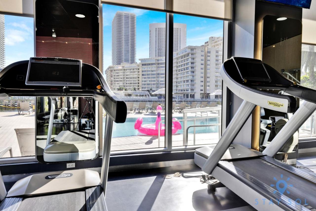 Upper Studio With Balcony,Pool And Gym, Near Beach Hallandale Beach Exteriér fotografie